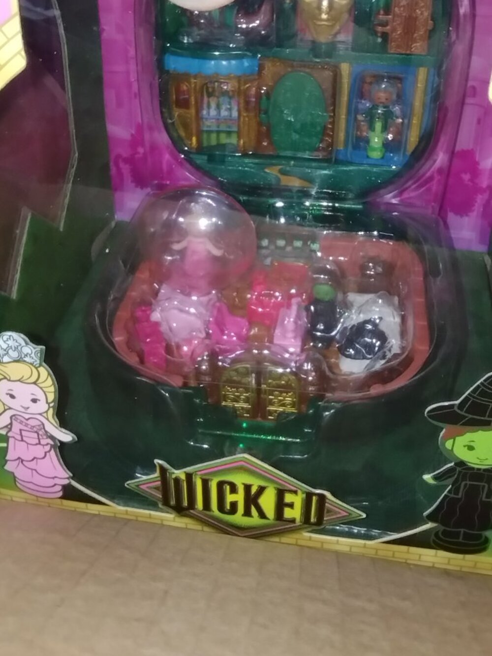 Wicked Themed Polly Pocket Set